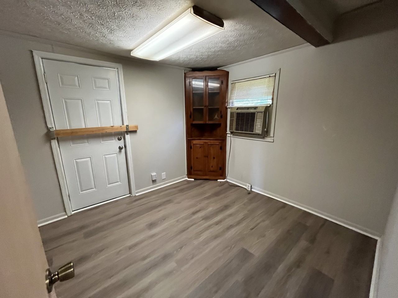 802 Williams St - Photo 6 of 30