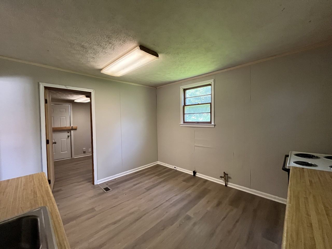 802 Williams St - Photo 7 of 30
