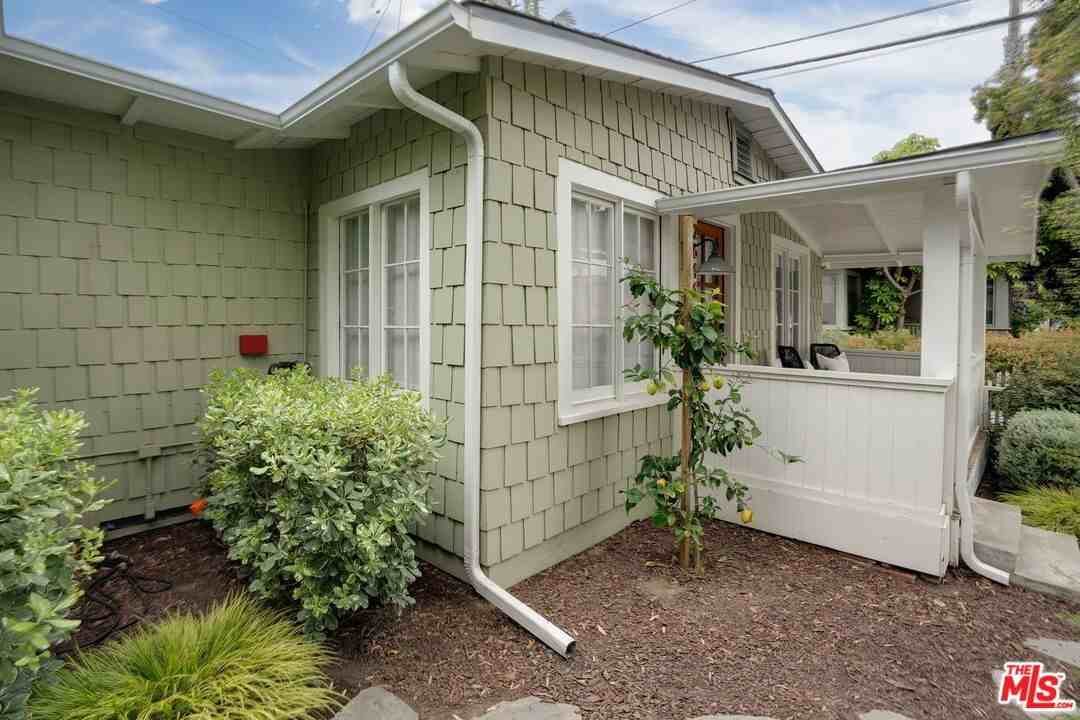 2644 5th St - Photo 4 of 20