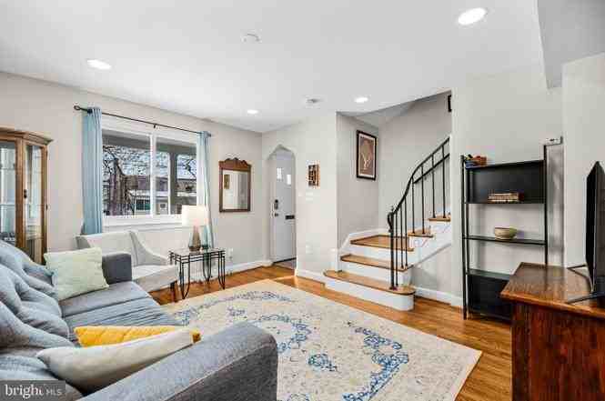 2942 M St Se - Photo 5 of 30