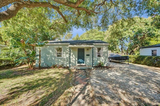 6420 Sw 58th Pl - Photo 2 of 26