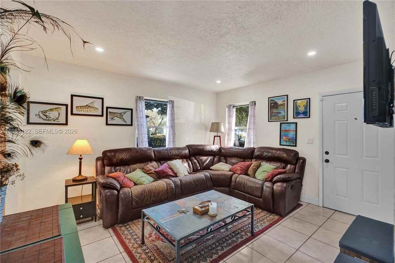 6420 Sw 58th Pl - Photo 3 of 26