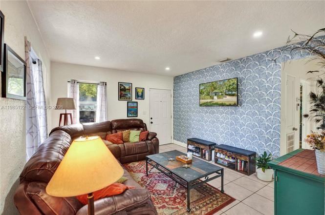 6420 Sw 58th Pl - Photo 4 of 26