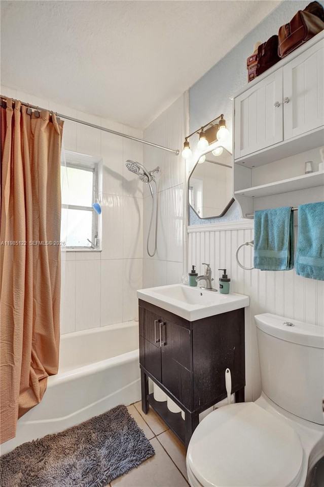 6420 Sw 58th Pl - Photo 7 of 26