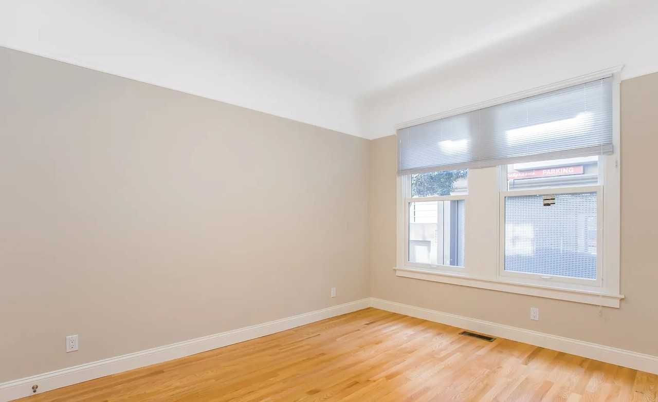 282 Linden St - Photo 2 of 7