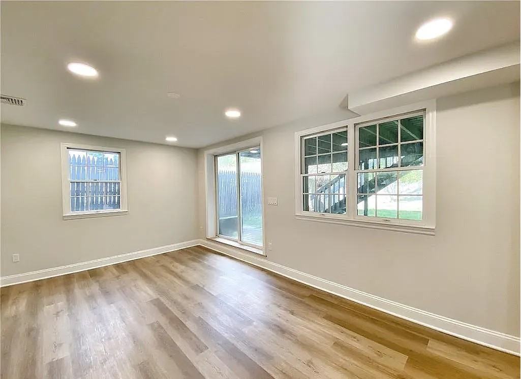 96 Cold Spring Rd #2 - Photo 2 of 9