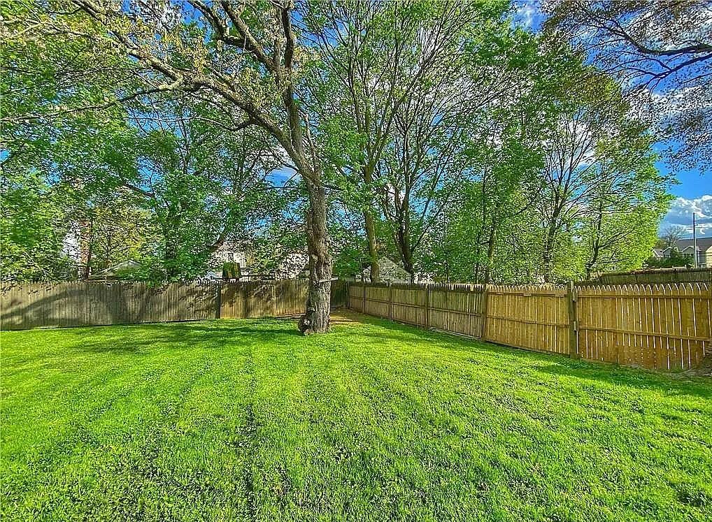 96 Cold Spring Rd #2 - Photo 4 of 9
