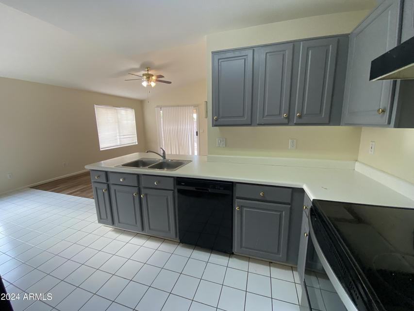 10849 W Monterosa St - Photo 7 of 19