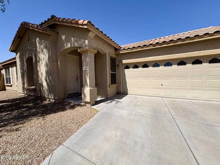 17021 W Rimrock St - Photo 2 of 32