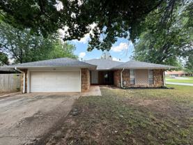 200 Lochwood Cir - Photo 1 of 1