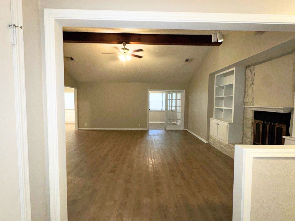 200 Lochwood Cir - Photo 6 of 21