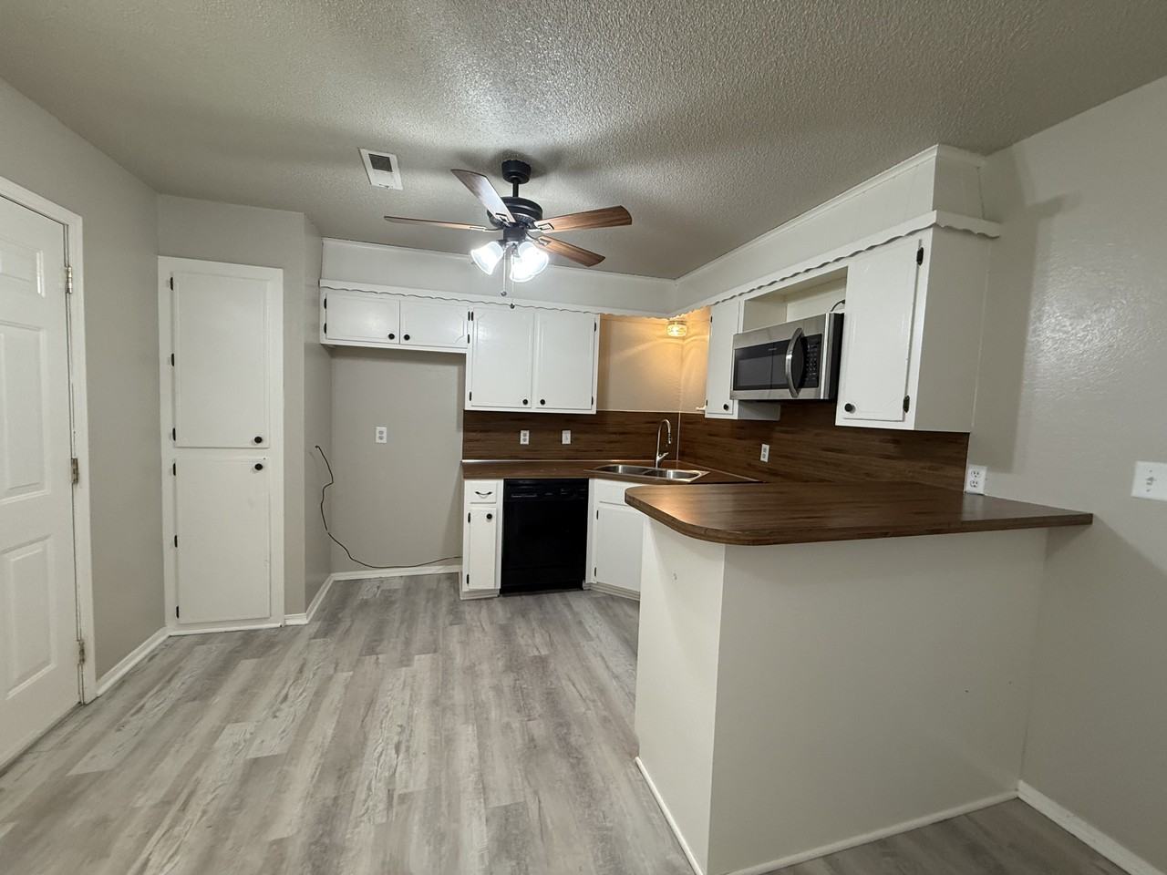 308 W Austin St - Photo 5 of 12