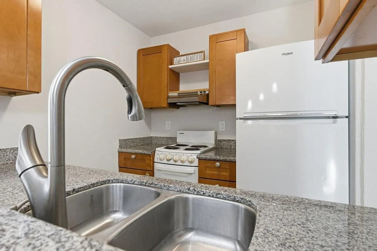 82 Castlebridge Dr - Photo 6 of 10