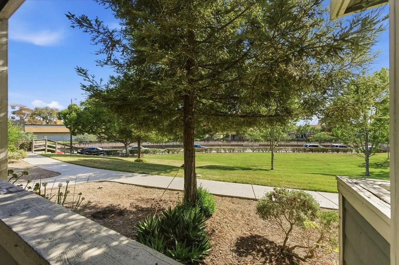 82 Castlebridge Dr - Photo 7 of 10