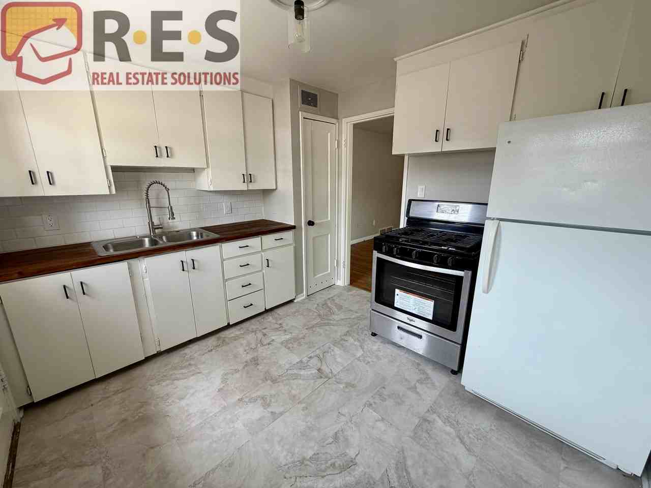 429 N 30th St - Photo 2 of 8