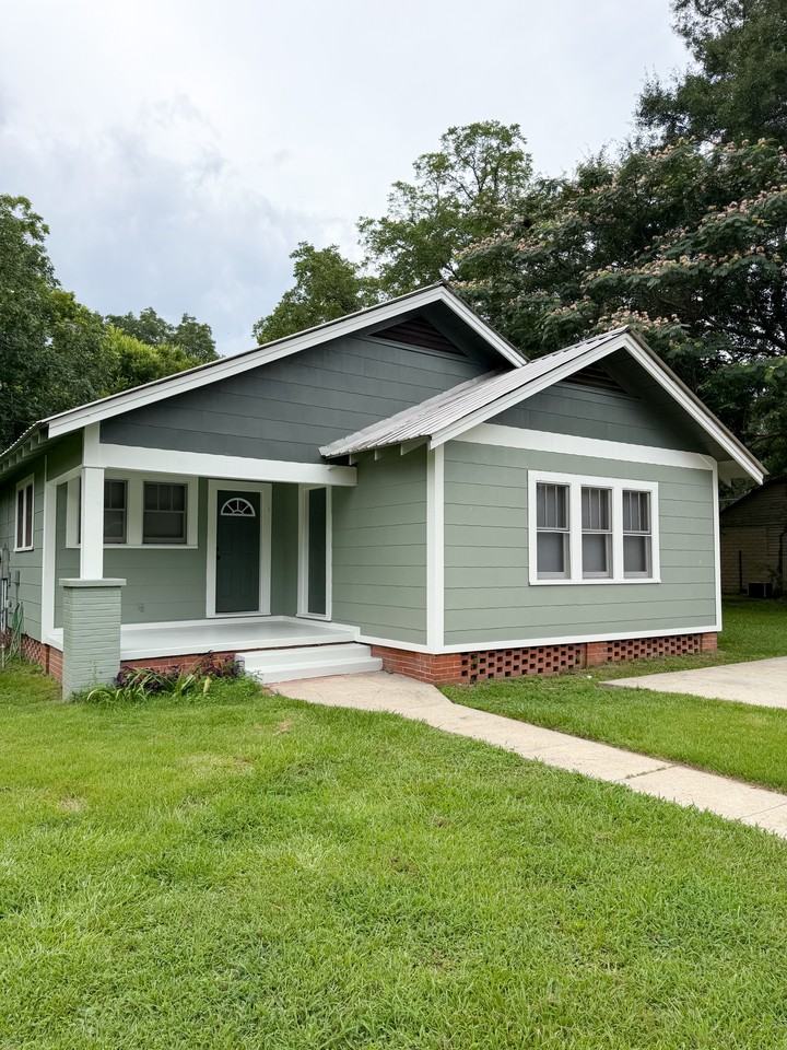 1118 Mobley St - Photo 2 of 30