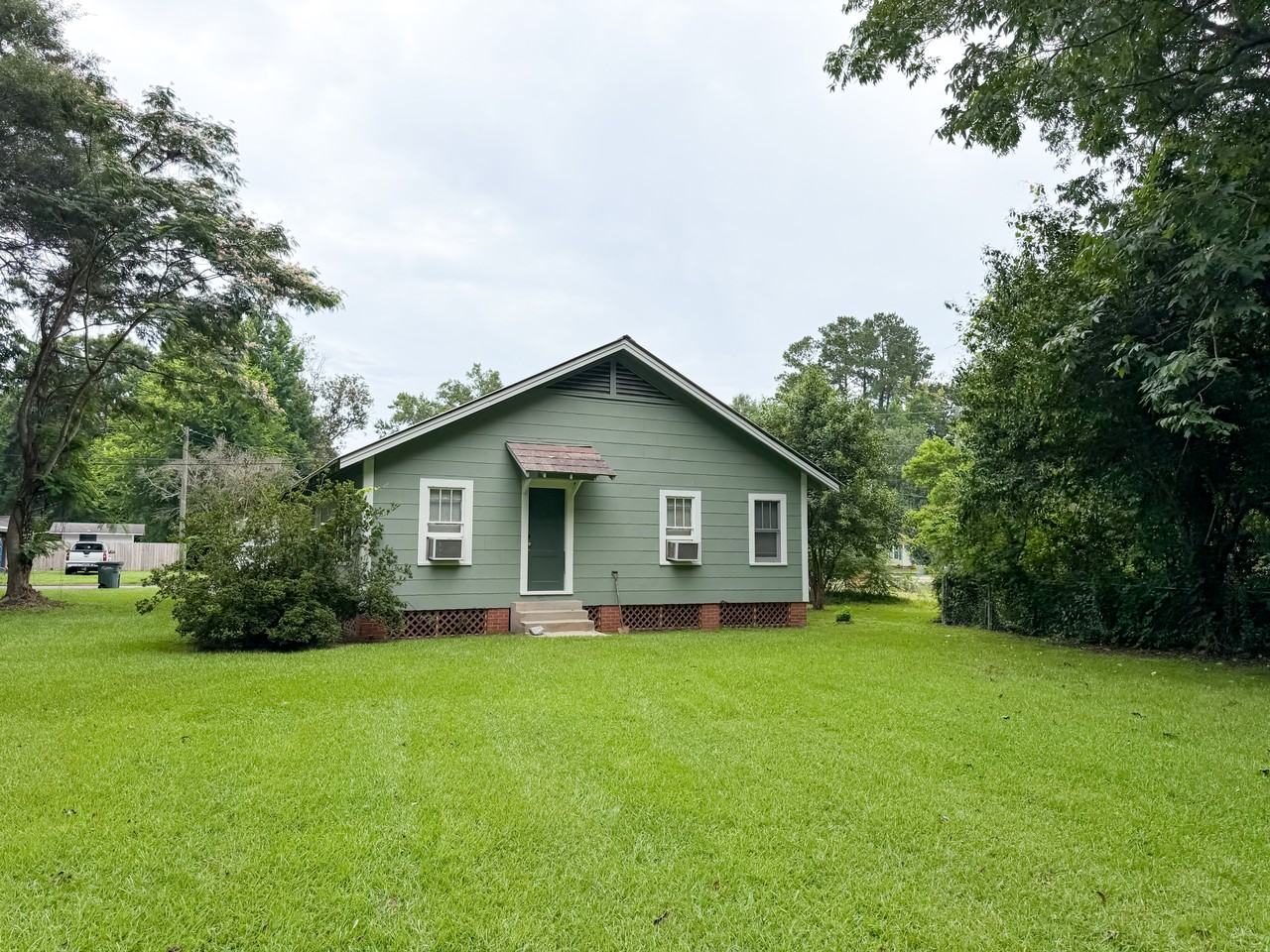 1118 Mobley St - Photo 6 of 30