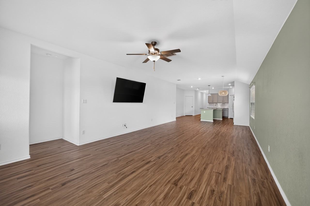 128 Konik Rd - Photo 4 of 34