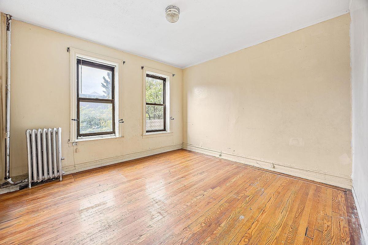 961 Washington Ave #3G - Photo 2 of 5