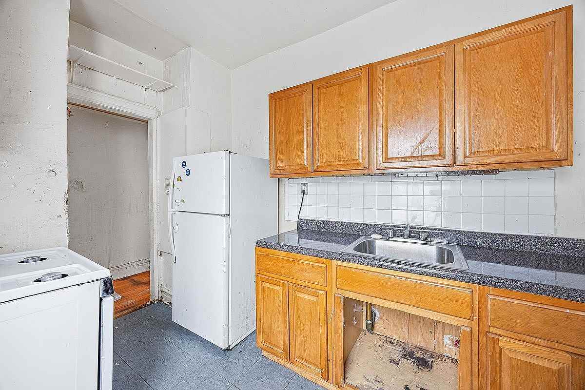 961 Washington Ave #3G - Photo 4 of 5