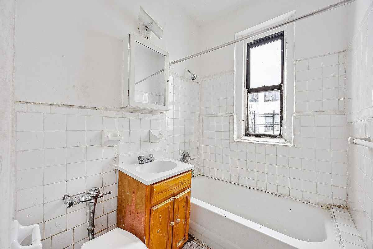 961 Washington Ave #3G - Photo 5 of 5