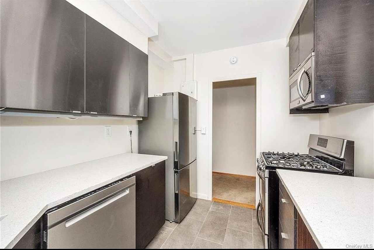 1940 E Tremont Ave #7H - Photo 7 of 17