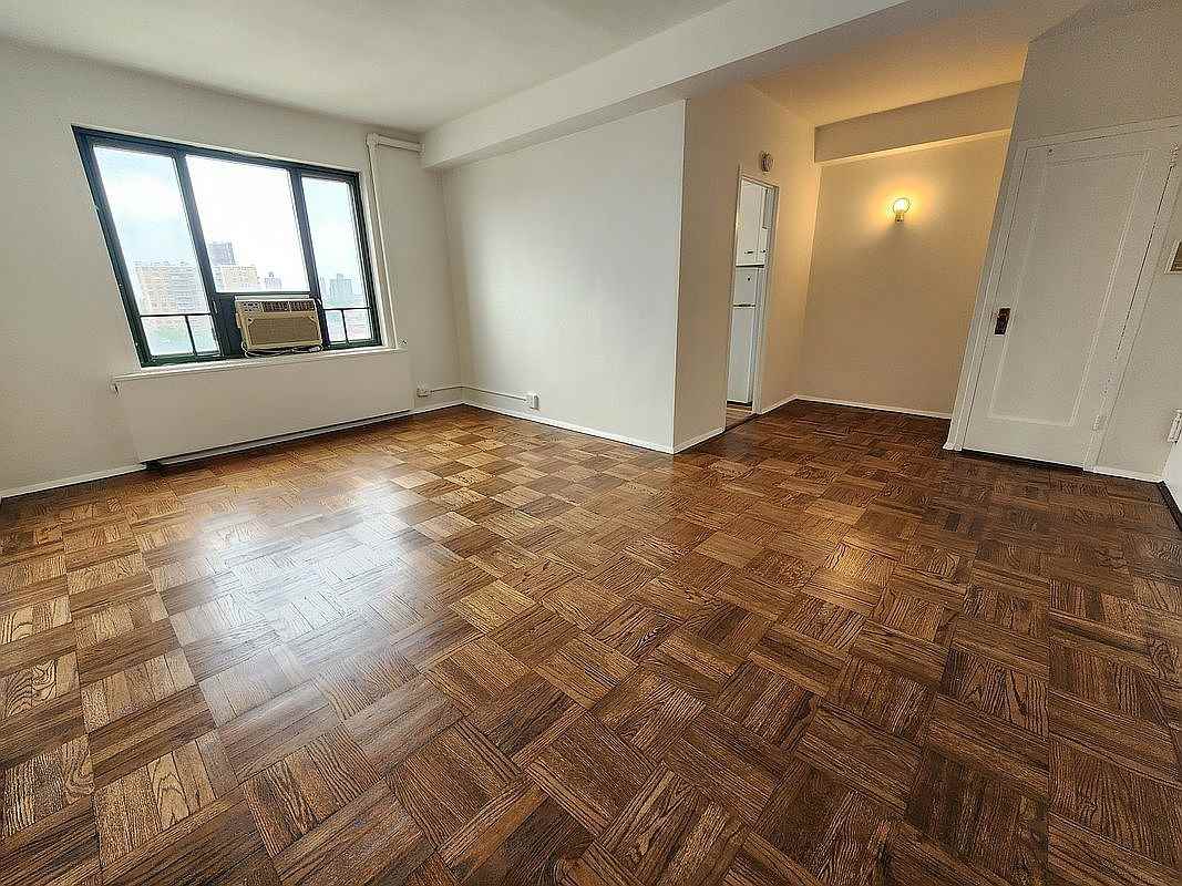 1949 Mcgraw Ave #7F - Photo 3 of 15