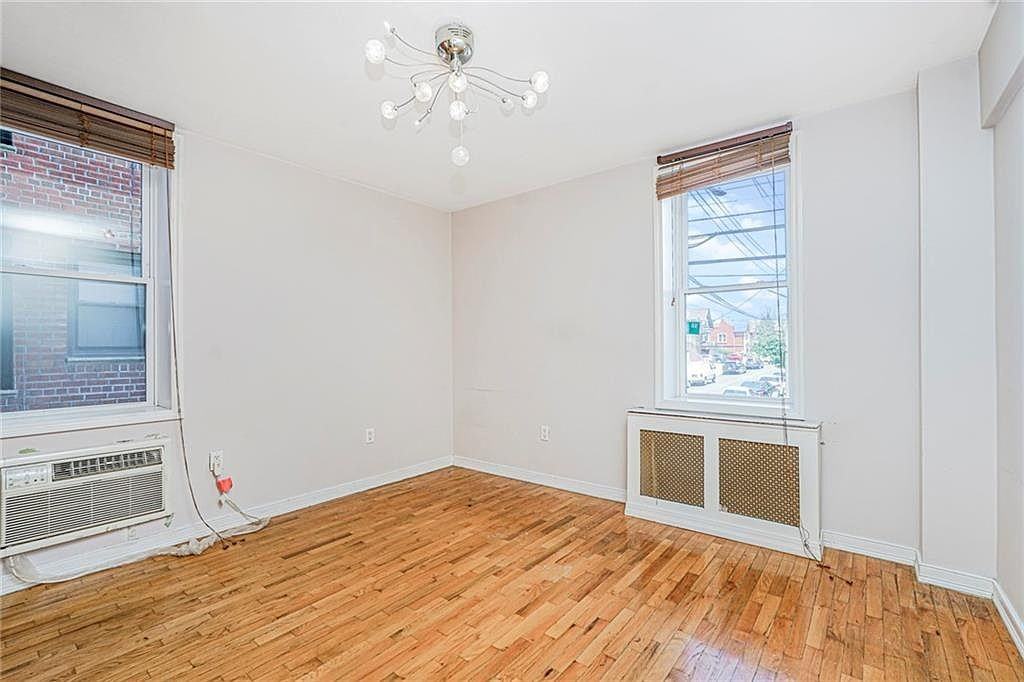 2330 Voorhies Ave #1N - Photo 6 of 20