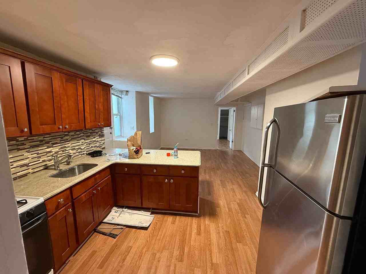 2530 Seymour Ave - Photo 2 of 8