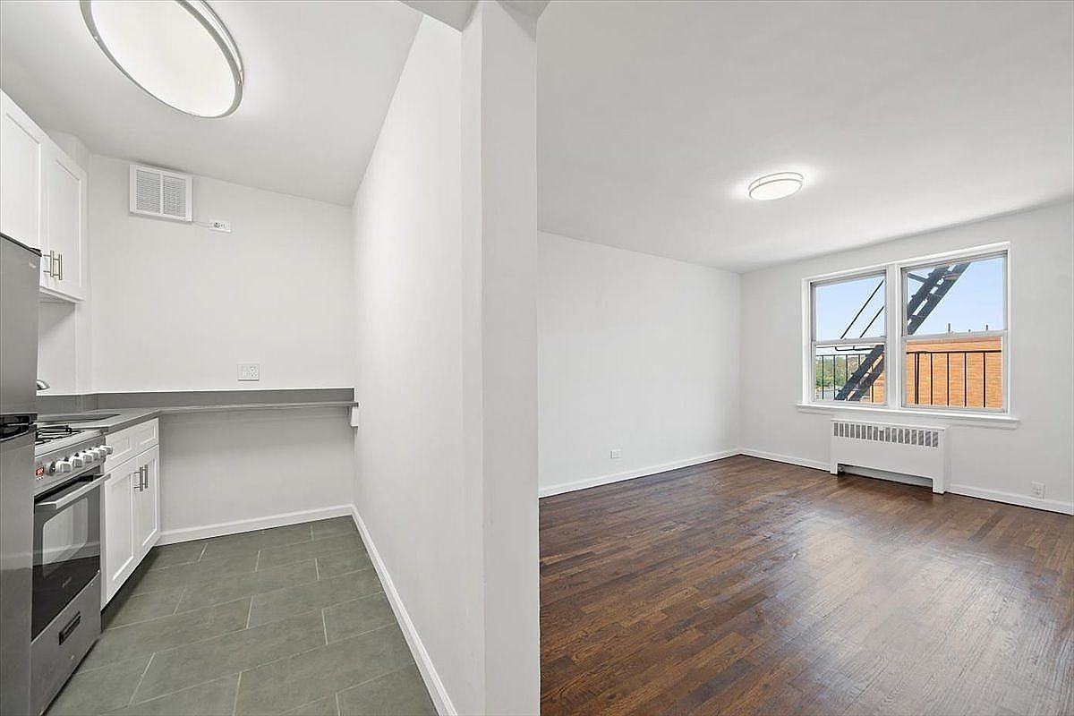 2650 Ocean Pkwy #1J - Photo 2 of 21