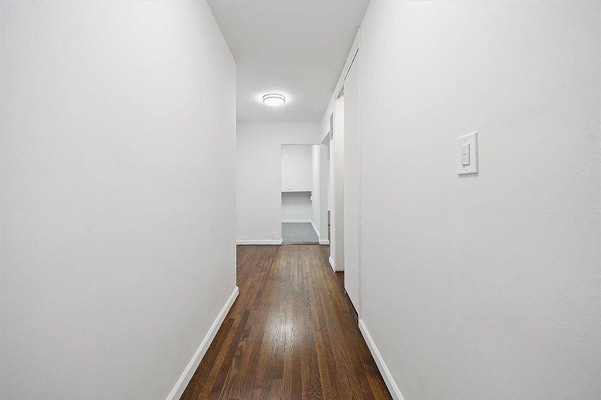 2650 Ocean Pkwy #1J - Photo 3 of 21
