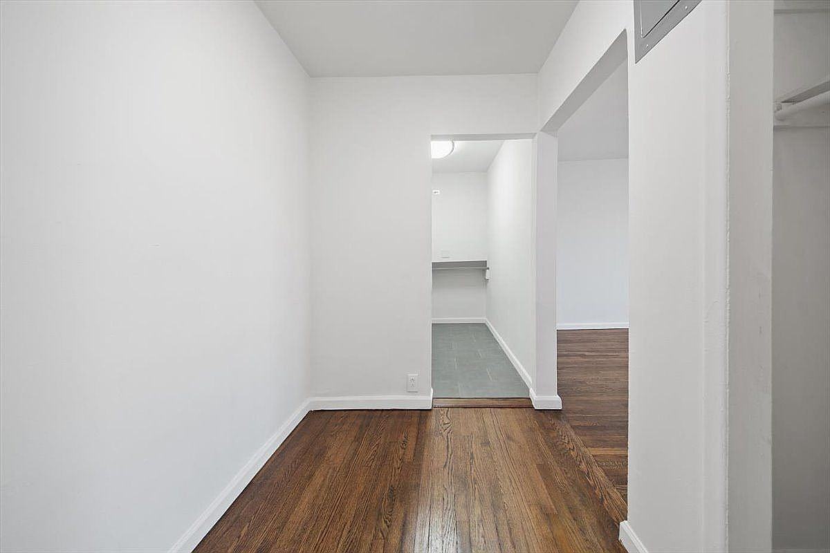 2650 Ocean Pkwy #1J - Photo 4 of 21