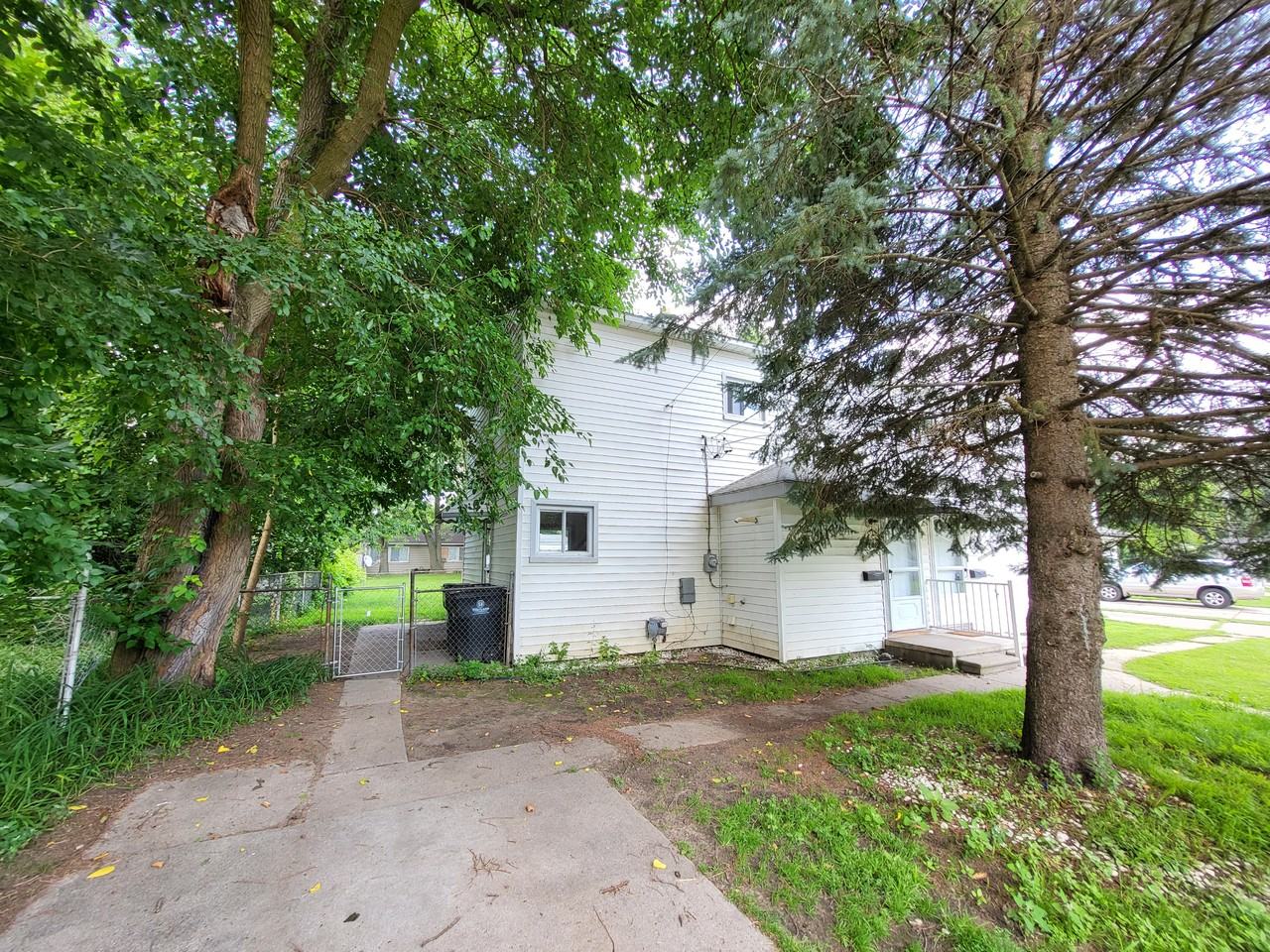 32258 Oscoda Ct - Photo 2 of 10