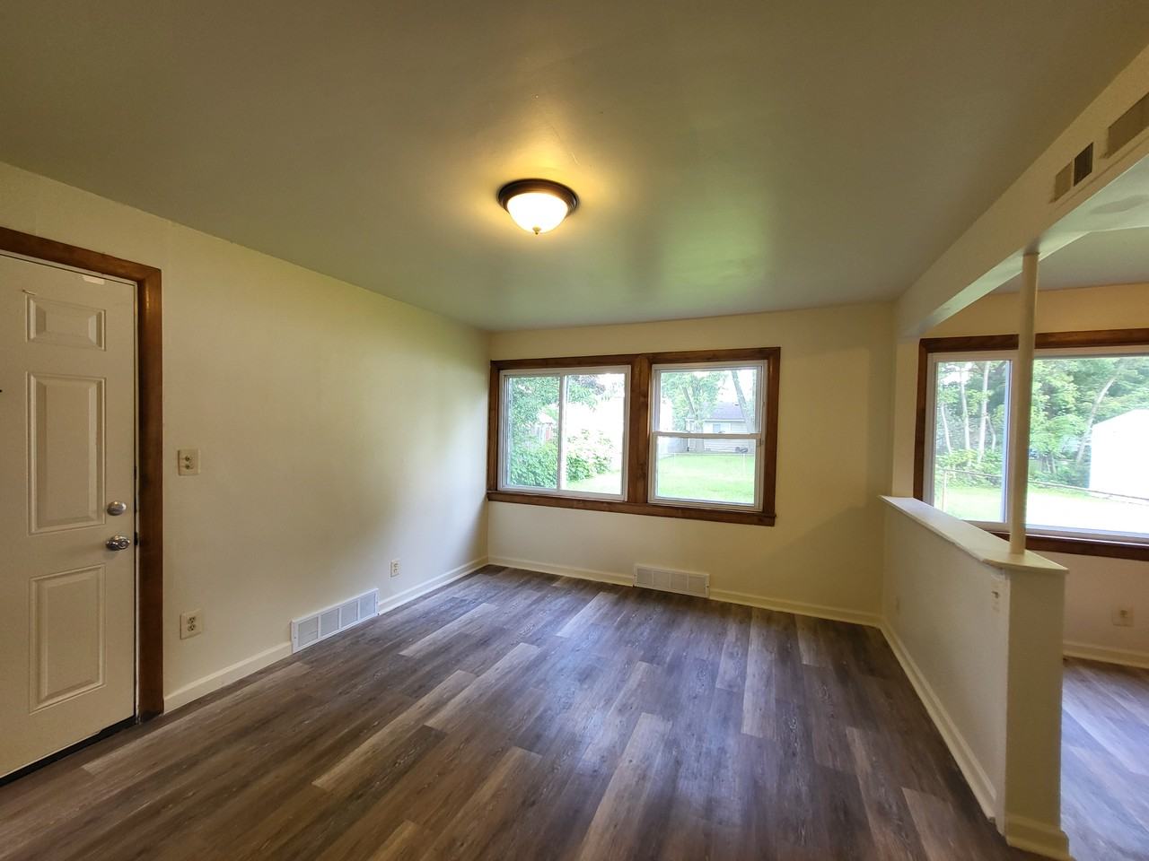32258 Oscoda Ct - Photo 7 of 10