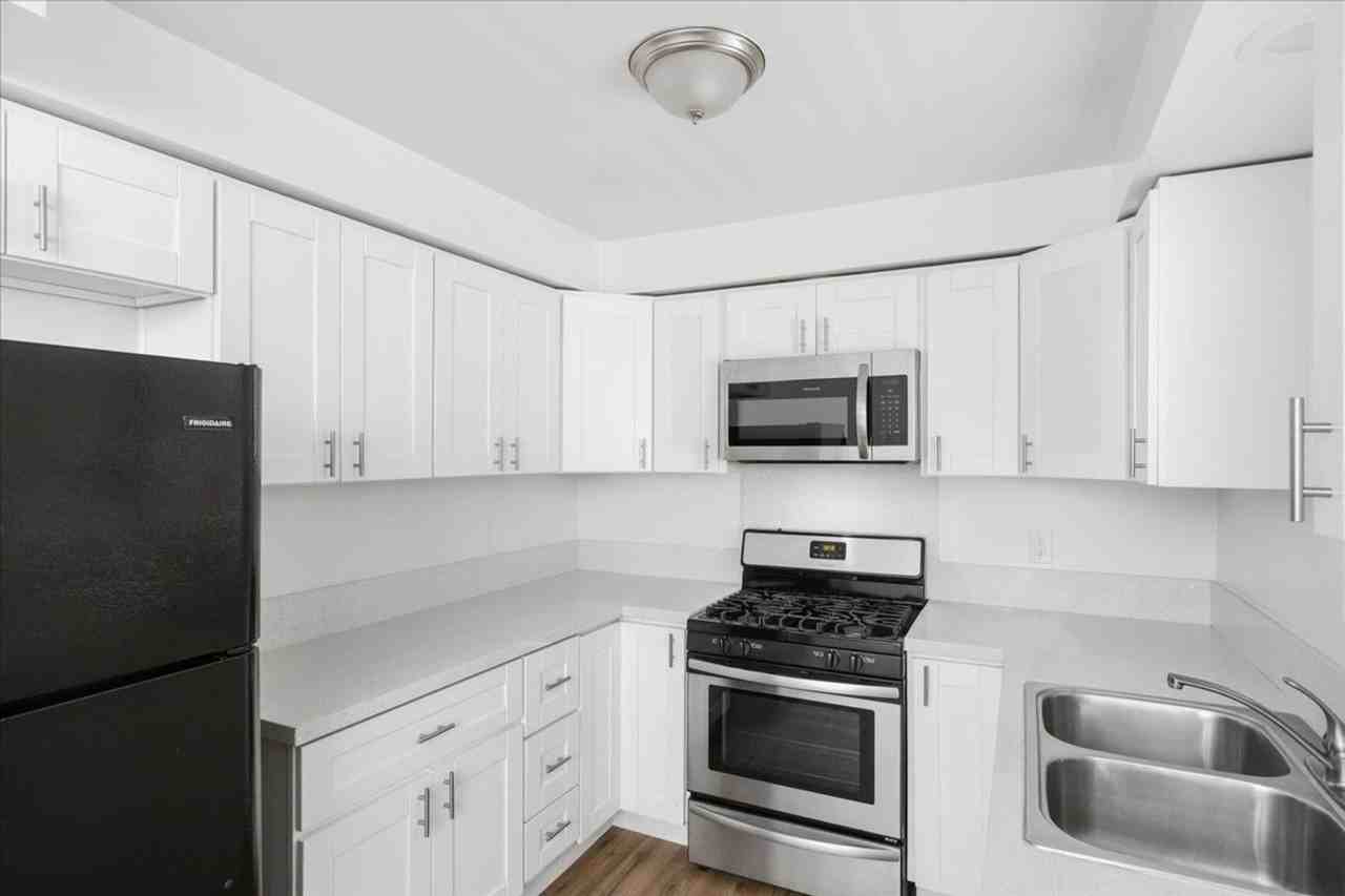 1309 S Juniper St - Photo 7 of 22