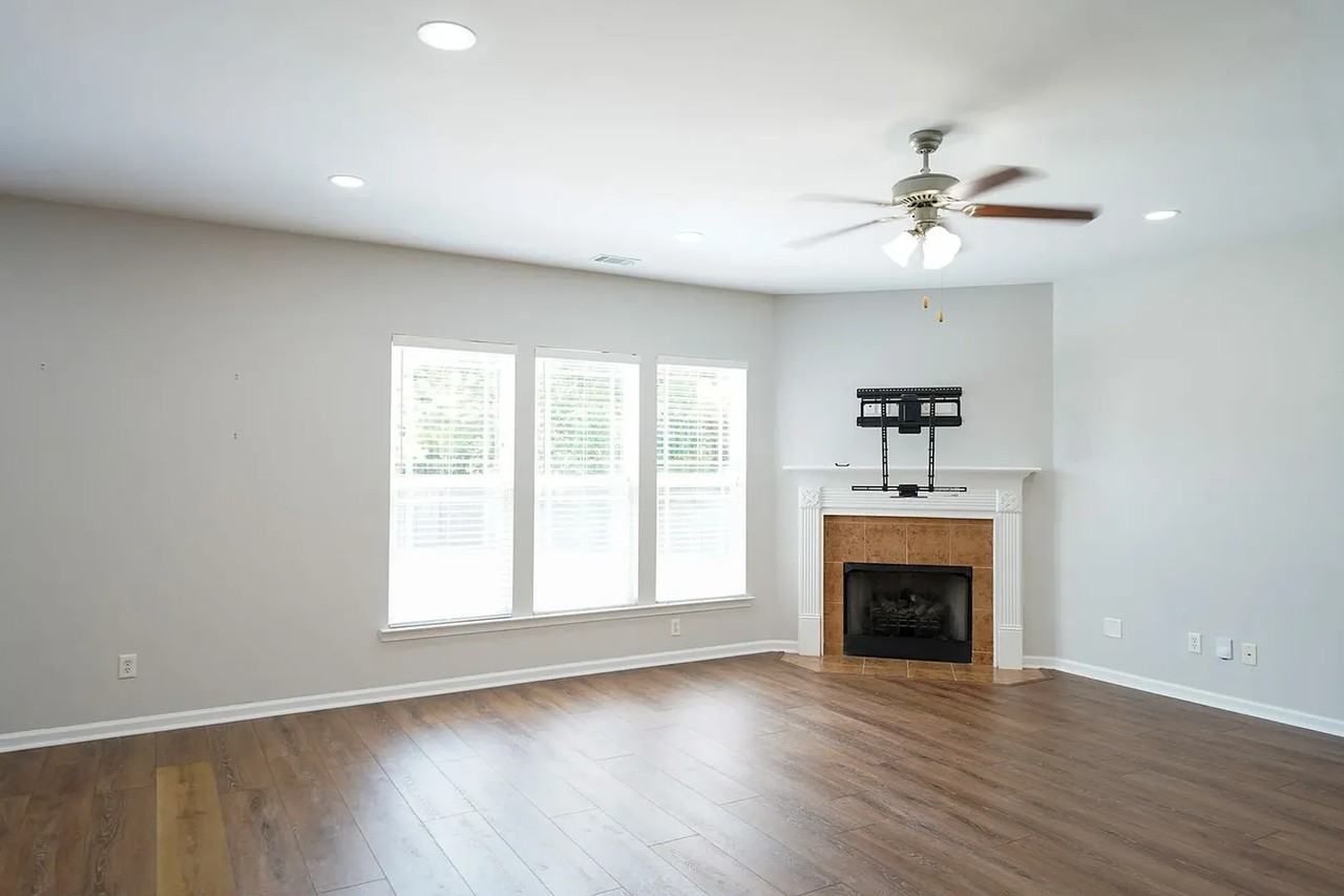 8 Woods Way - Photo 2 of 35