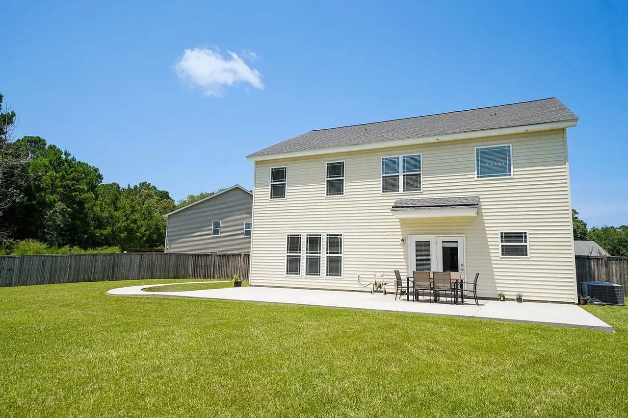 8 Woods Way - Photo 4 of 35