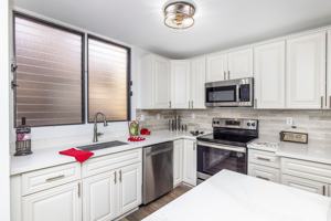 featured image of 1015 Aoloa Pl