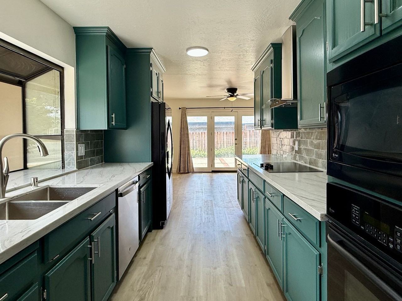 390 Howard Dr - Photo 2 of 21