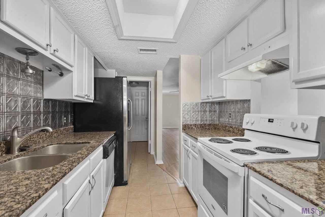 4365 Jefferson Woods Dr - Photo 2 of 8