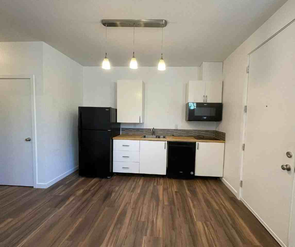 4388B N Gantenbein Ave - Photo 3 of 12