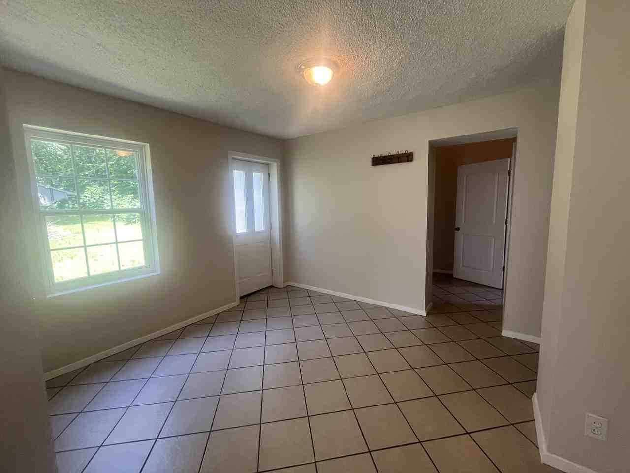 17803 N Fruitport Rd - Photo 6 of 16