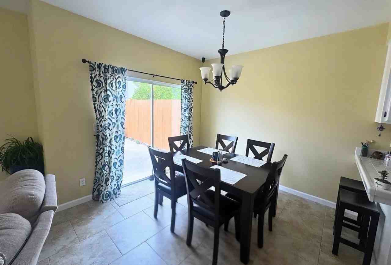 2517 Knightbridge Dr - Photo 2 of 22