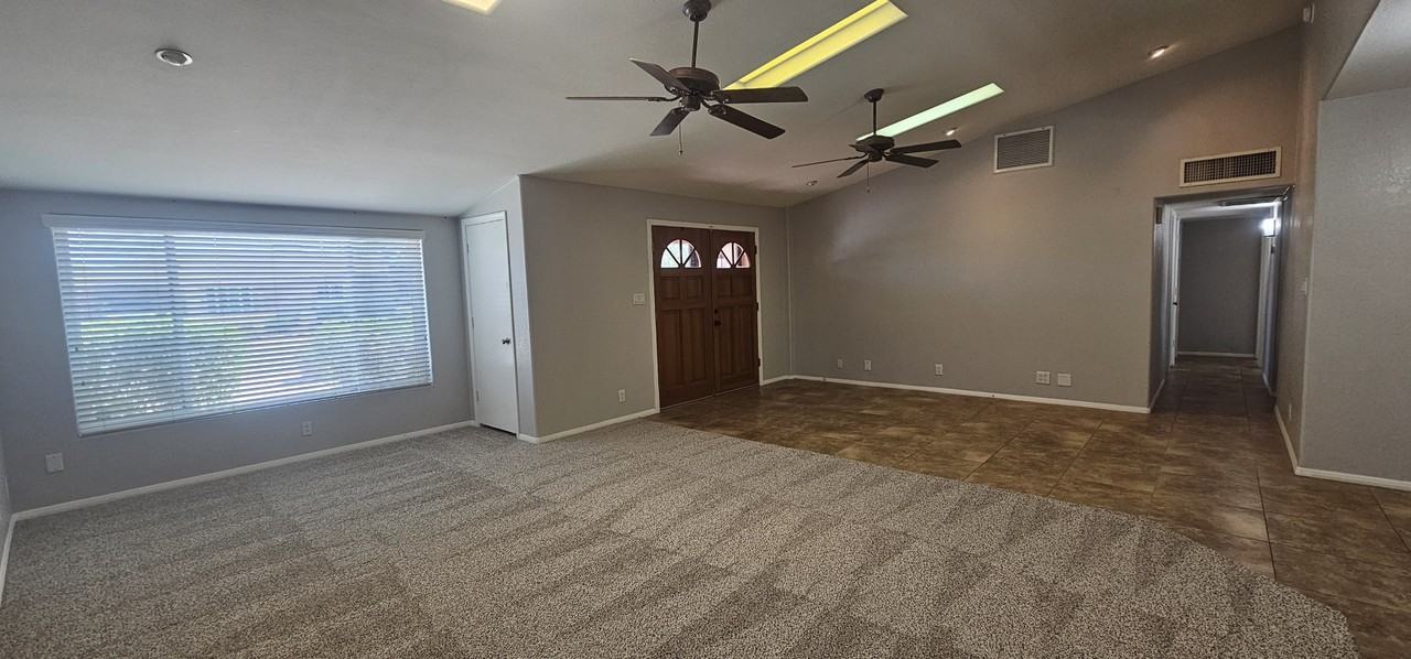 7720 E Catalina Dr - Photo 2 of 22