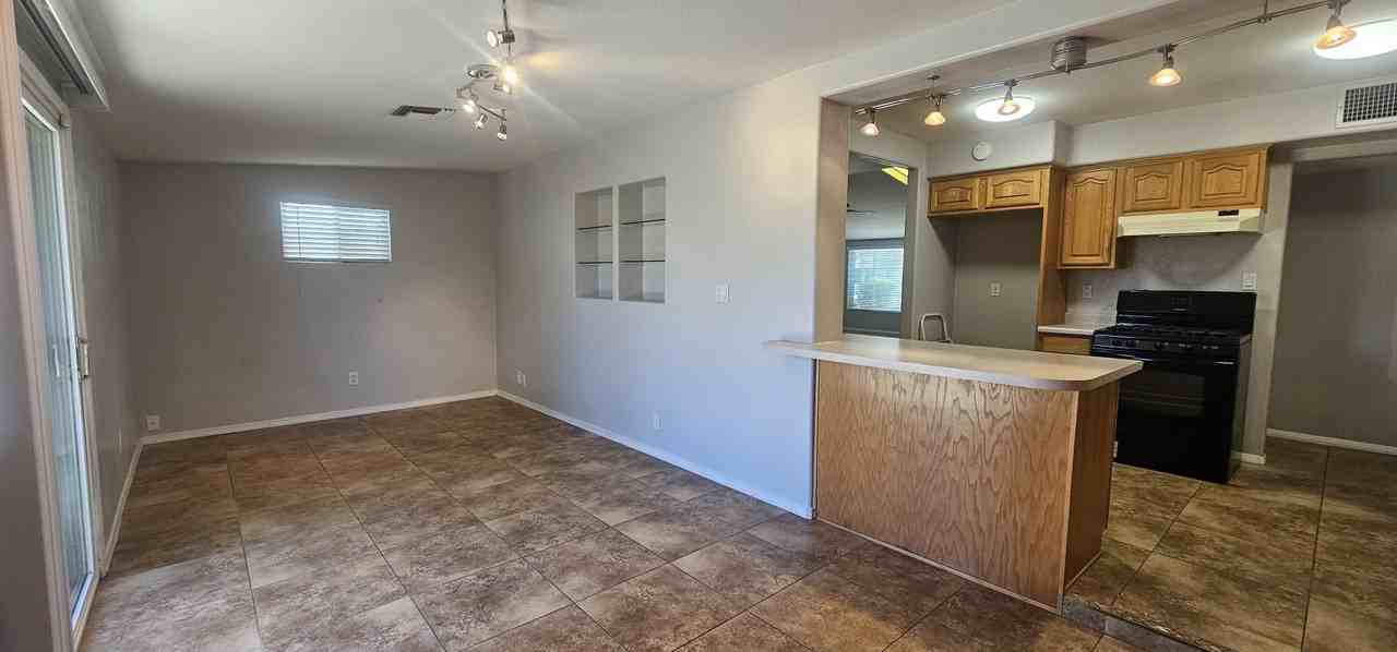 7720 E Catalina Dr - Photo 3 of 22