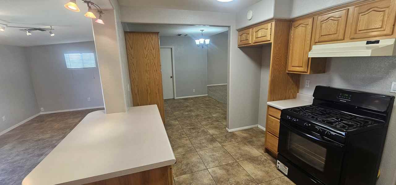 7720 E Catalina Dr - Photo 6 of 22