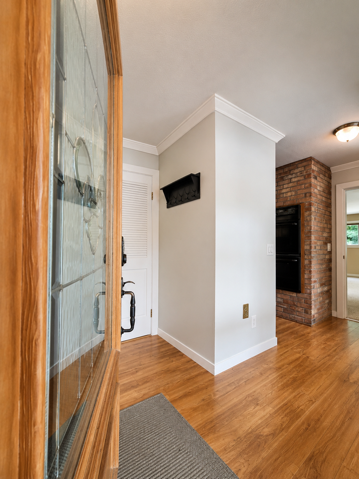 5533 Grandview Rd - Photo 3 of 36