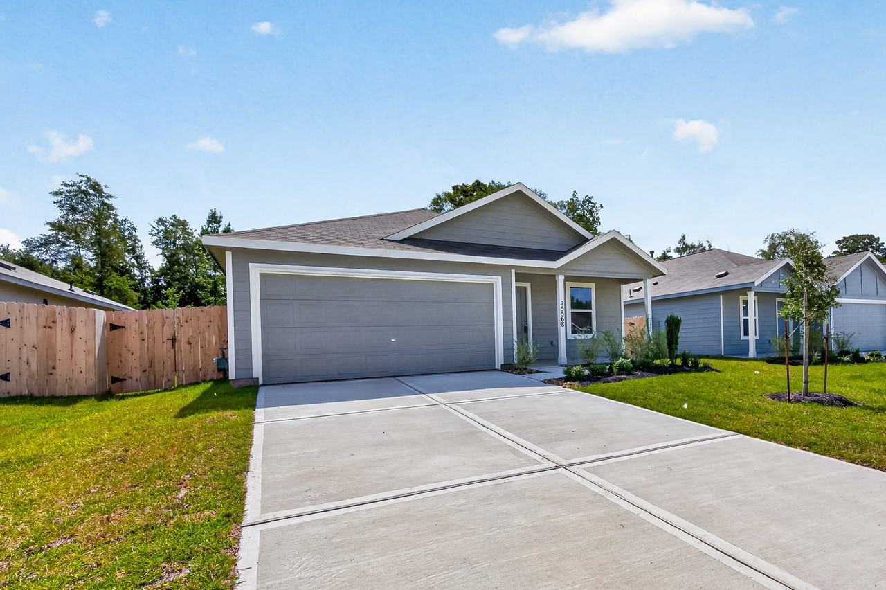 25568 Rose Creek Dr - Photo 2 of 37