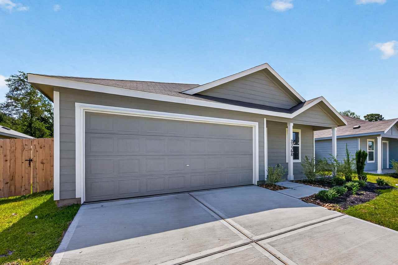 25568 Rose Creek Dr - Photo 3 of 37