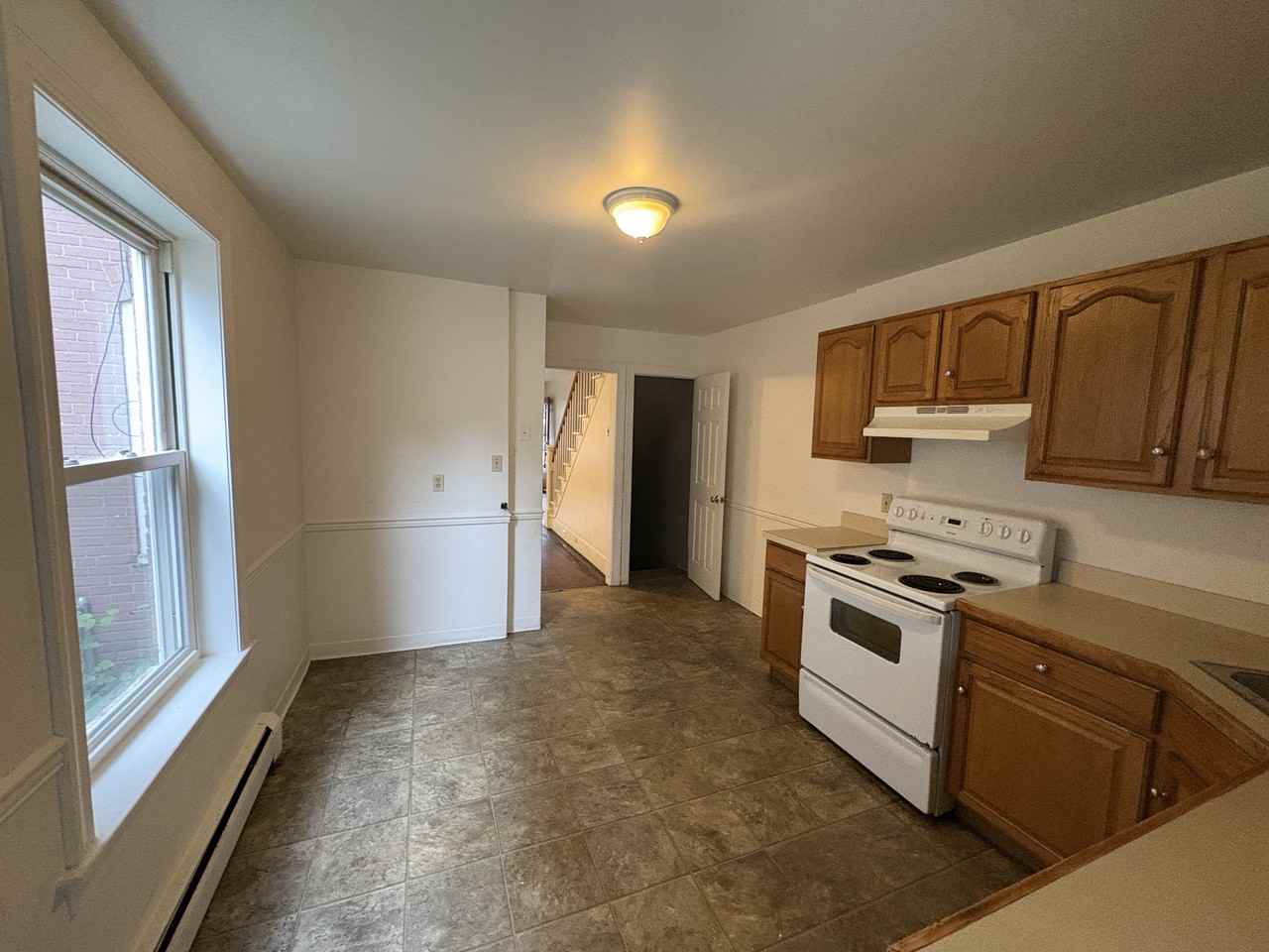 231 Charles St - Photo 5 of 17